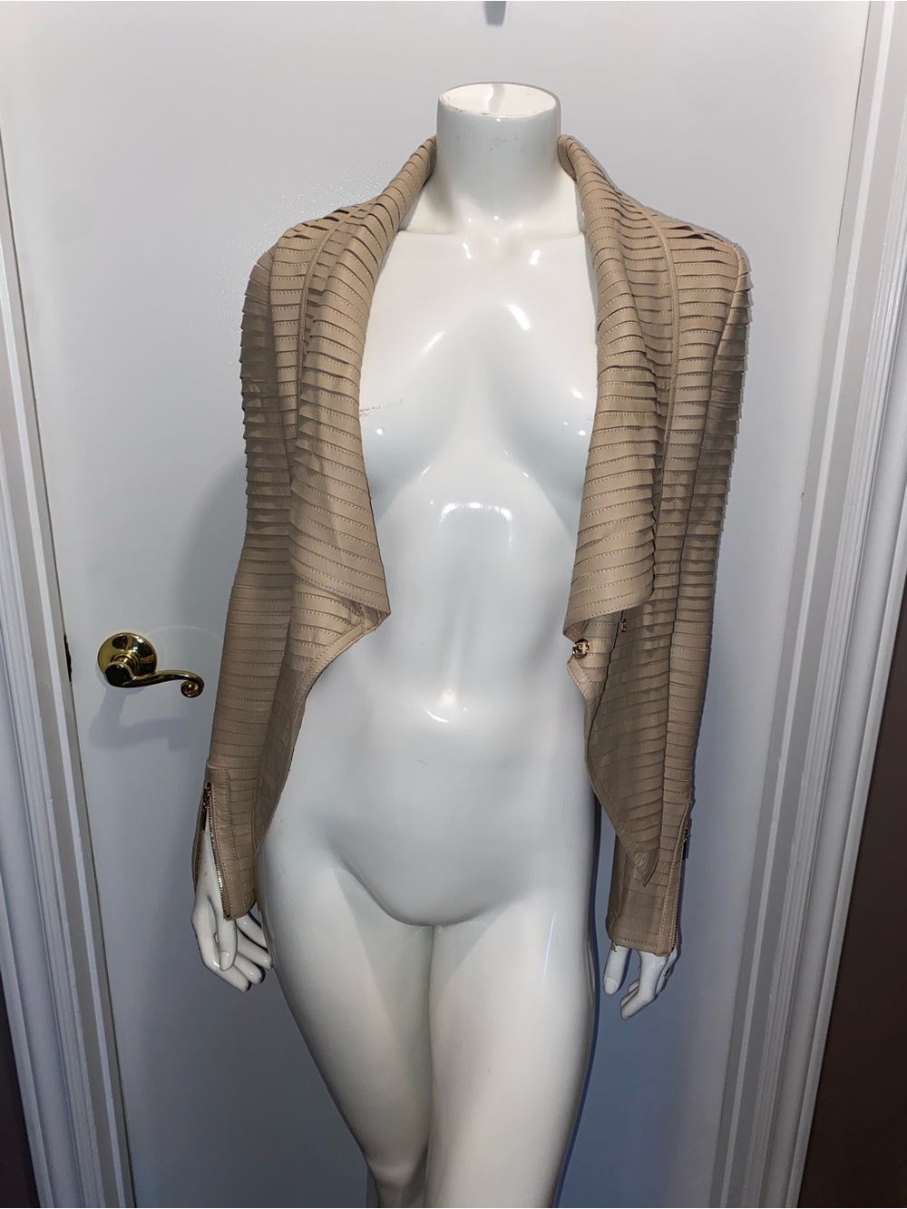 Marciano Layered Ribbed Camel Open-Front Jacket - Picture 7 of 11